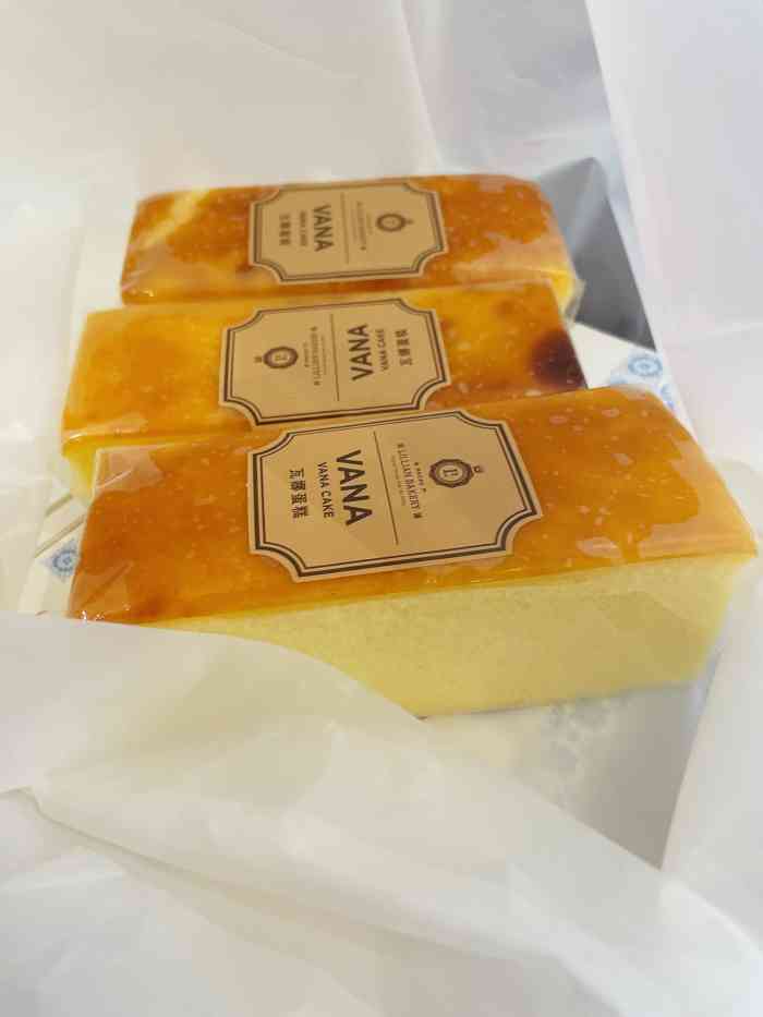 莉lillian bakery莲(日月光店)-"地铁交通便利,地铁安检处离这家店铺