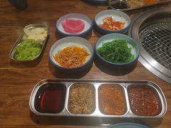 -明洞阿姨·韩式酱蟹烤肉·创意料理(三元桥店)