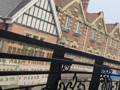 -钟书阁(松江泰晤士小镇店)