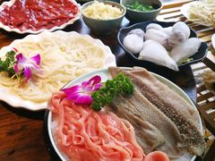 -二荆条·蜀鲜汇城市森林火锅