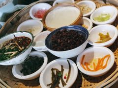 -包整·丝娃娃(一览甲秀楼风景店)