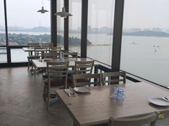 露天位-必胜客(海滨店)