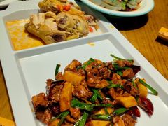 -桥边小楼·手工云南菜·古城观景小楼