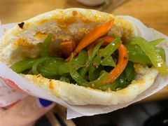 锅魁夹卤肉-洞子口张老二凉粉(文殊院店)