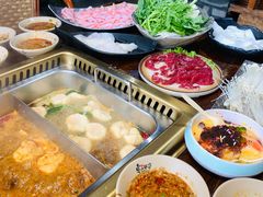 -东巴婆婆云南鱼豆花火锅(大东门店)