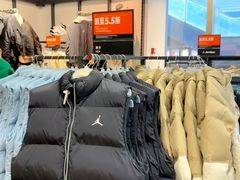 -百年港湾奥特莱斯(香炉礁店)