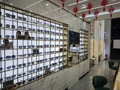 -世纪大明眼镜·蔡司战略授权店(汉街店)