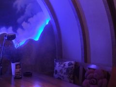 罗曼蒂克包房-月亮眼花园餐厅书吧酒吧
