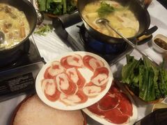 -鲜入围煮花胶鸡海鲜火锅
