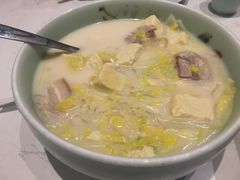 五花肉炖冻豆腐白菜-北李妈妈菜·海肠捞饭(高新万达店)