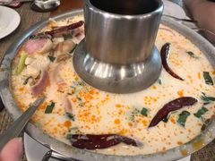 -Chom Cafe and Restaurant
