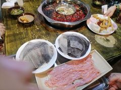 -渝嘴小老弟老火锅(华新村店)