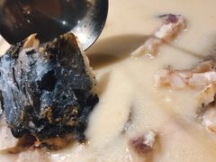 大砂锅炖生态鱼头-丹江渔村(望京店)