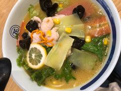 -花馬肆.云南过桥米线(汉神购物广场现场熬汤店)