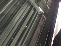 -鲨鱼皮汽车凹陷玻璃修复(静安店)