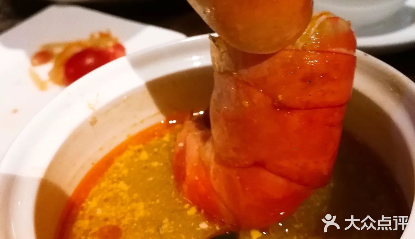虾肉咬到嘴里特别满足！这里的甜品都做的很出色