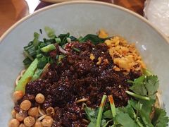 -爆炸头阿姨小四川正宗川味小吃(无任何分店)
