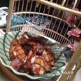 这次趁工作日休息，带家里人来尝尝。菜色和摆盘都很不错
