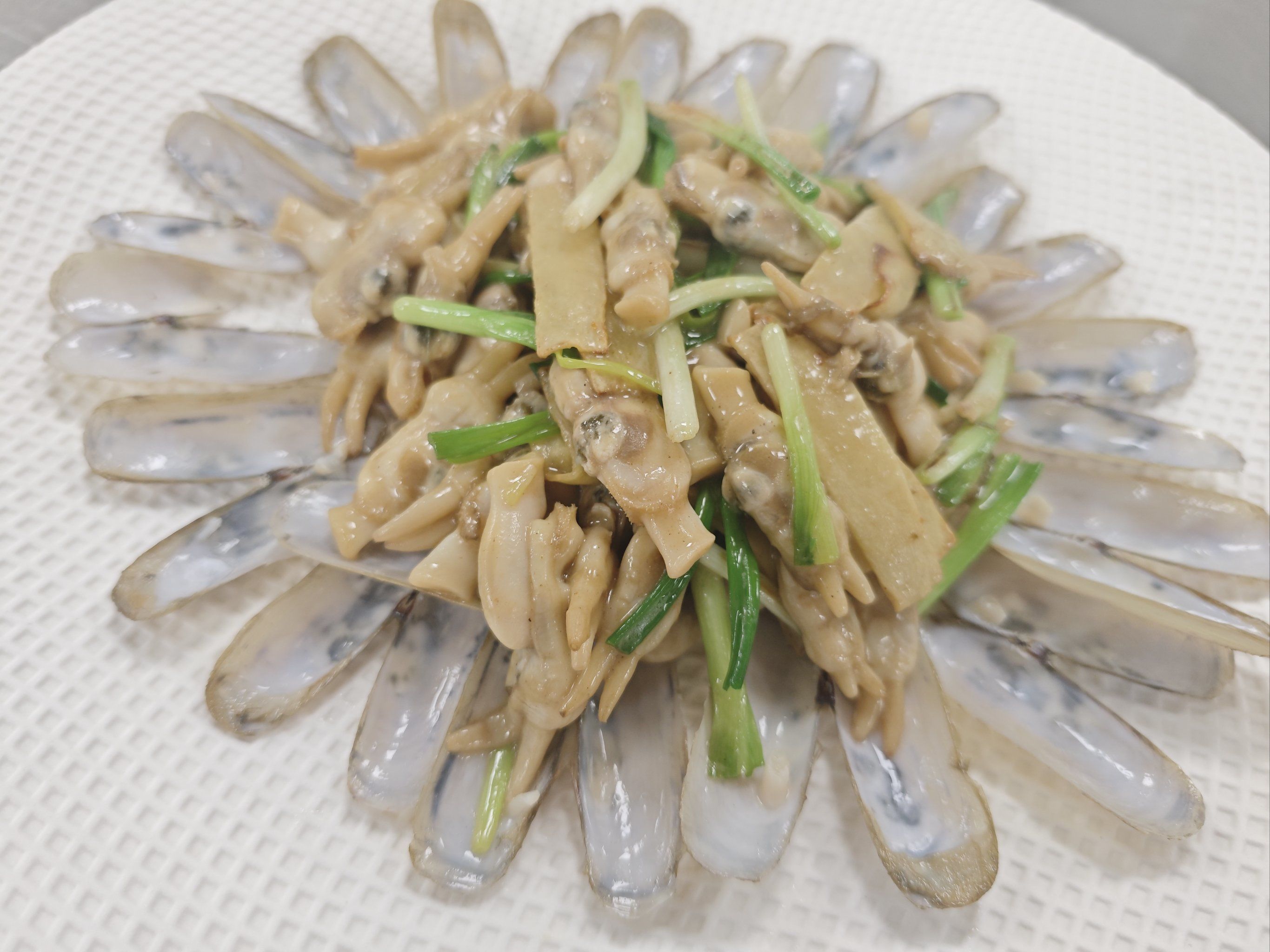 艳阳天武汉—姜葱炒蛏子
😜宝子们