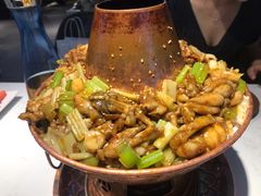 铜炉芋儿蛙-炉小二铜锅牛蛙•川湘菜(三里屯店)