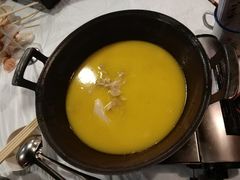 -鲜入围煮花胶鸡海鲜火锅