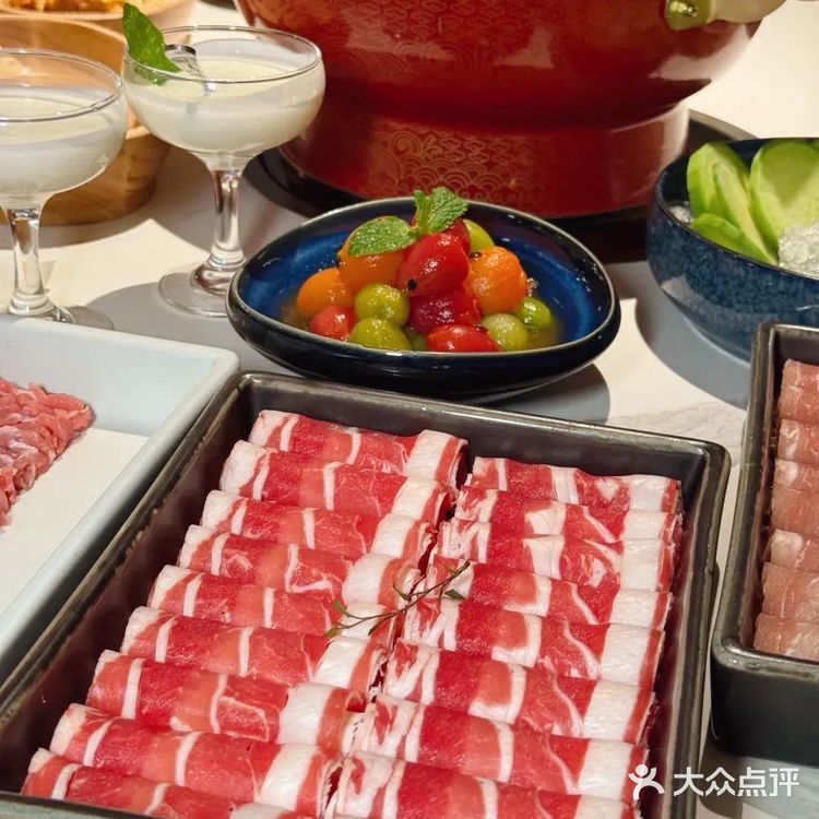 圣诞季约会 艾特饭搭子梧桐树下温暖滋味