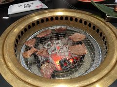 -山川小町·极番烧肉(新地假日广场店)