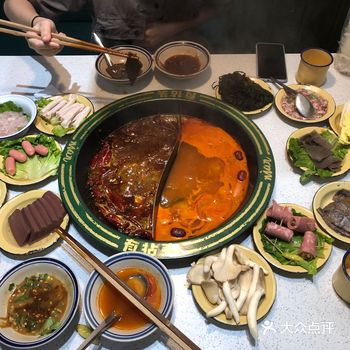 要说番茄汤底最浓厚最好吃的火锅店吃过最好吃的味道就是