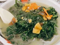 应季山间野菜滋味汤-刘姐啤酒鱼民族演艺餐厅(西街总店)