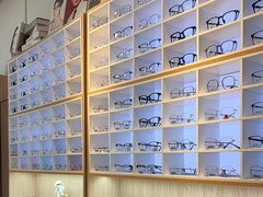 -天空之镜眼镜店蔡司依视路配镜授权零售店(望京颐堤港店)