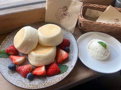 杂莓舒芙蕾配马斯卡彭奶油-oh! by FINE cafe&canteen