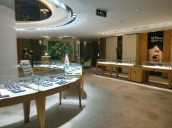 -北京七彩云南翡翠珠宝旗舰店(月坛店)