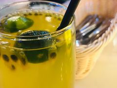 -樱花里音乐餐吧·牛扒椰子鸡(东圃店)