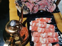 -果松木炭酸菜铜火锅·外婆参鸡汤