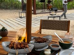 -三亚艾迪逊酒店·海滩烧烤 BARBACOA·现场乐队·浪漫晚餐·烧烤海鲜