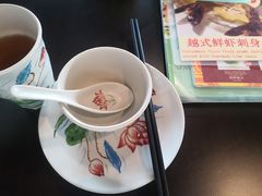 -大头虾越式风味餐厅(光明广场店)