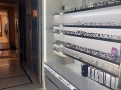 -视野联行眼镜·蔡司·尼康战略合作店(城西银泰店)