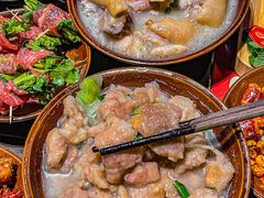 -红九格老火锅(三峡广场店)