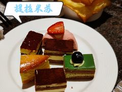 红丝绒蛋糕-海景花园大酒店·西餐厅