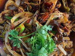 火爆脆肠-小杨翘脚牛肉