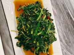 韭菜炒薄荷-蔼若春.传承三十年云南菜(金碧公园店)
