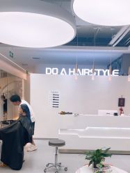-DO A HAIRSTYLE