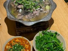 -谢老五跷脚牛肉·非遗传承店