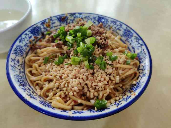 宜宾燃面-"偶然路过点了一碗燃面,这个味道让我瞬间想.