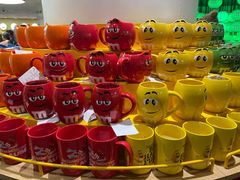 -m豆巧克力世界(上海世茂广场店)