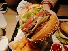 -The Habit Burger Grill 哈比特汉堡(复兴soho店)