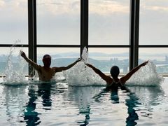 -珠海瑞吉酒店游泳池