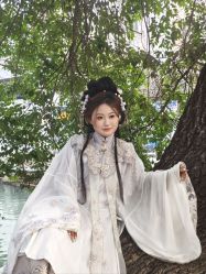 -一揽芳华汉服旗袍体验馆(拙政园店)