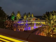-茅草房·河畔园林火锅