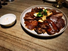 潮汕卤水狮头鹅八珍-品小馆